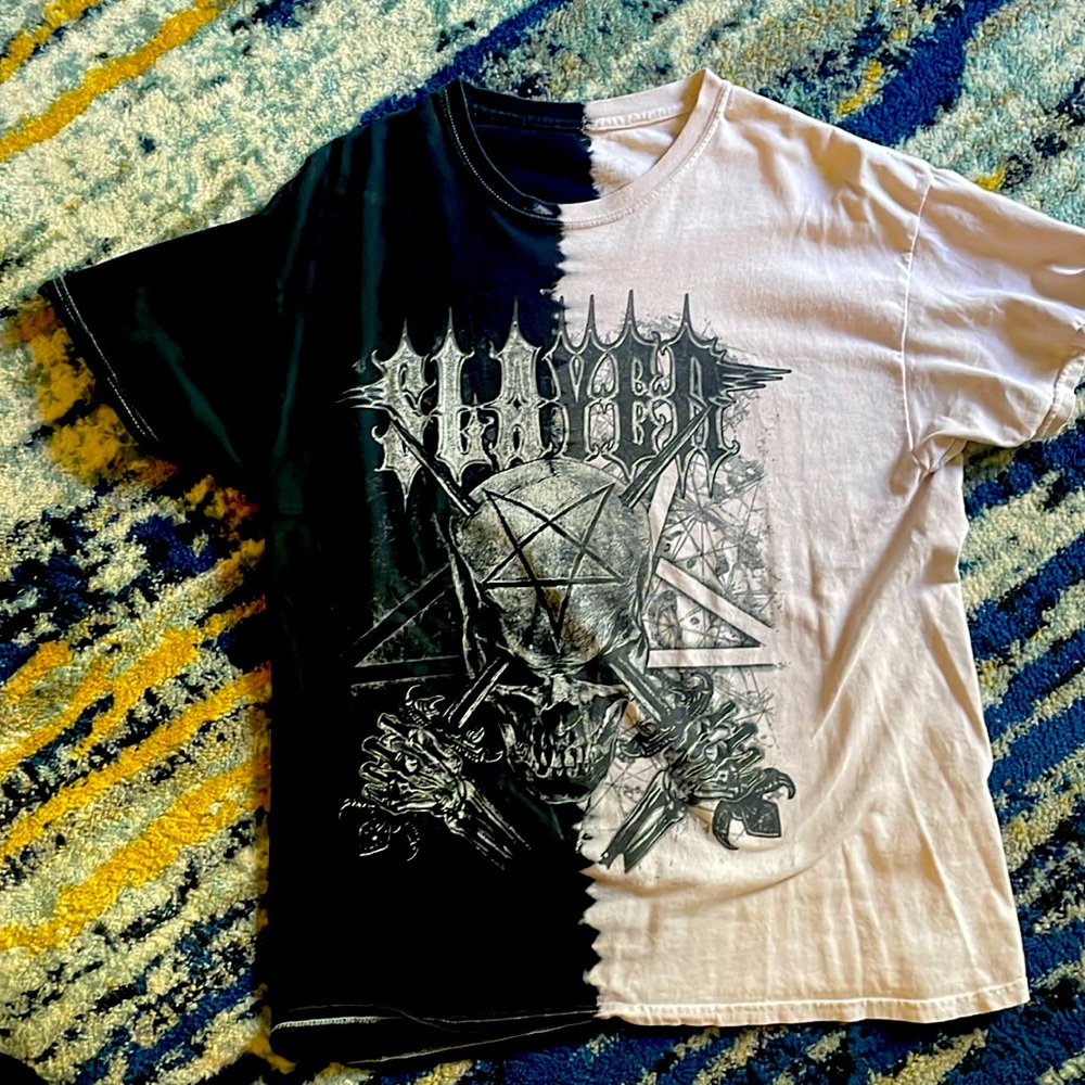 Size large SLAYER Graphic Tee